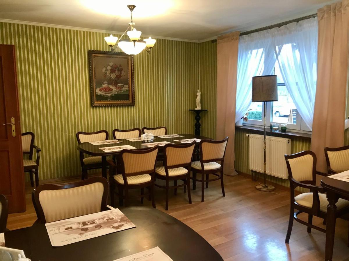 Dworek Biala Dama Nieborow Luaran gambar