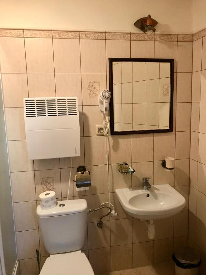 Dworek Biala Dama Nieborow Luaran gambar